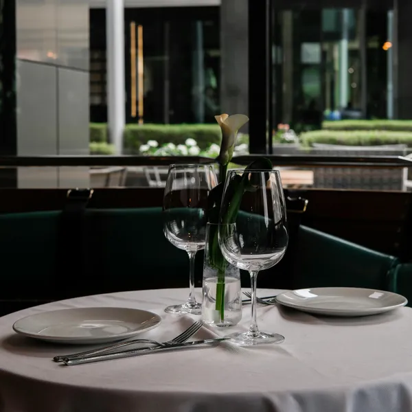 ¿Cómo crear el ambiente perfecto en tu restaurante con iluminación inteligente?